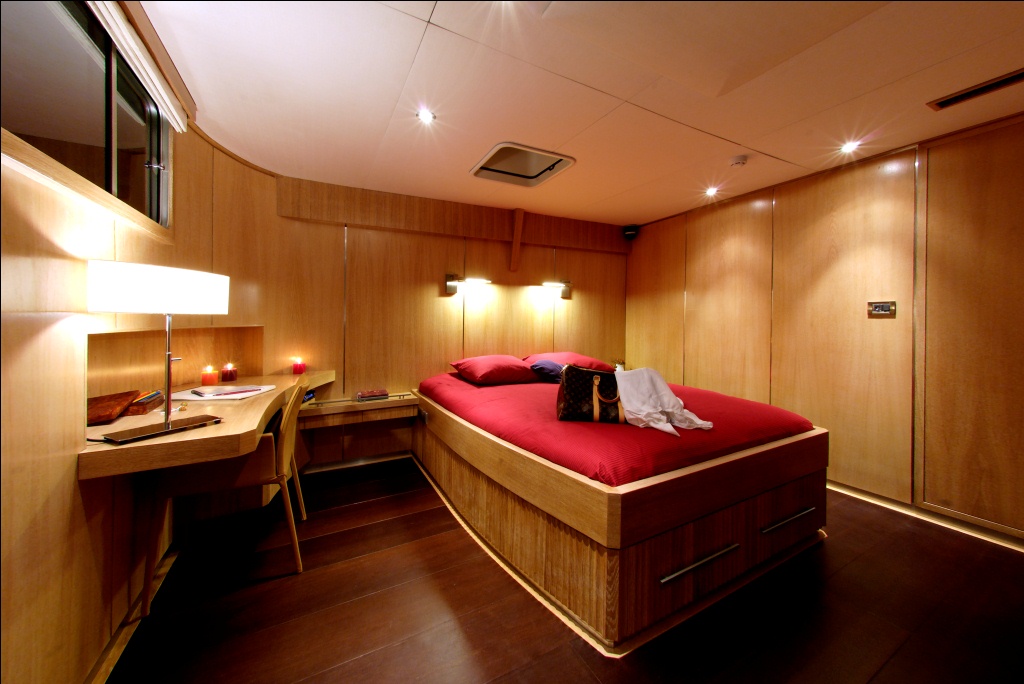 Catamaran BRADLEY -  Master Cabin.jpg