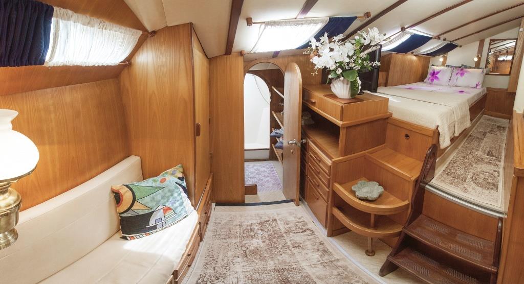 Catamaran CONAN - Guest cabin another view.jpg