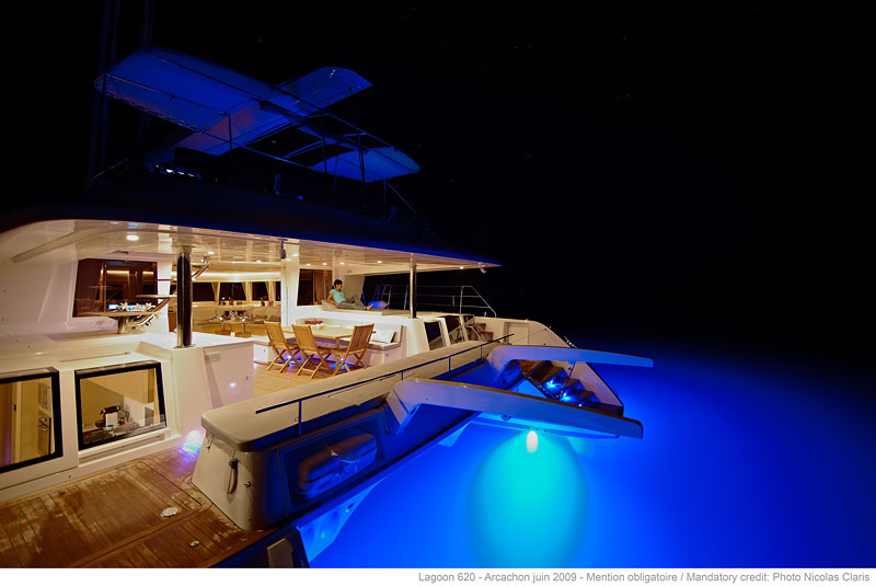 Catamaran DRAGON - At Night.jpg