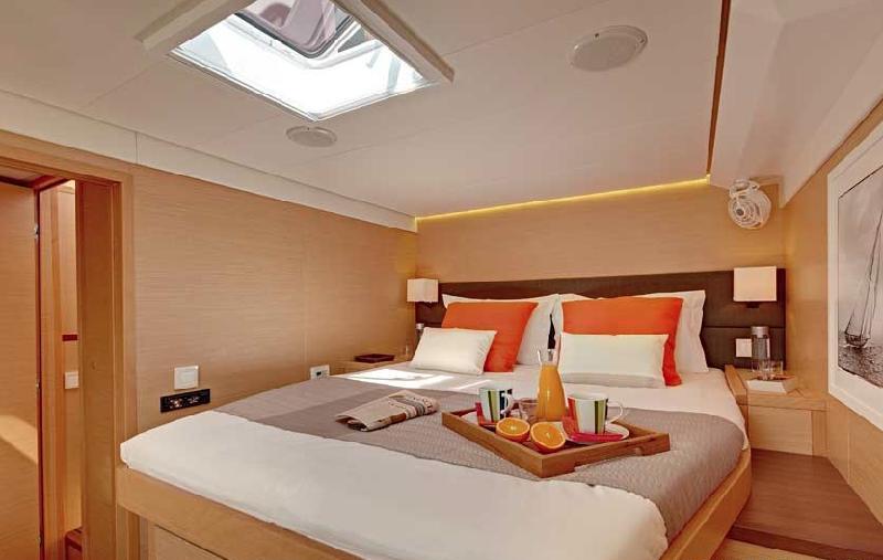Catamaran ENIGMA -  Guest Cabin 4.jpg
