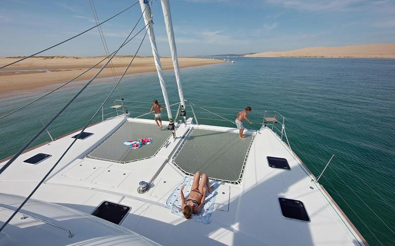 Catamaran ENIGMA -  Trampolines.jpg