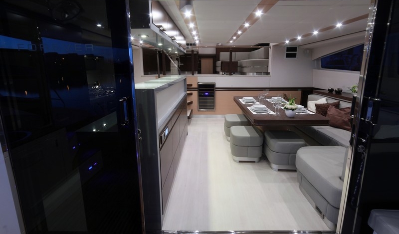 Catamaran FOREVER -  Salon 2.jpg
