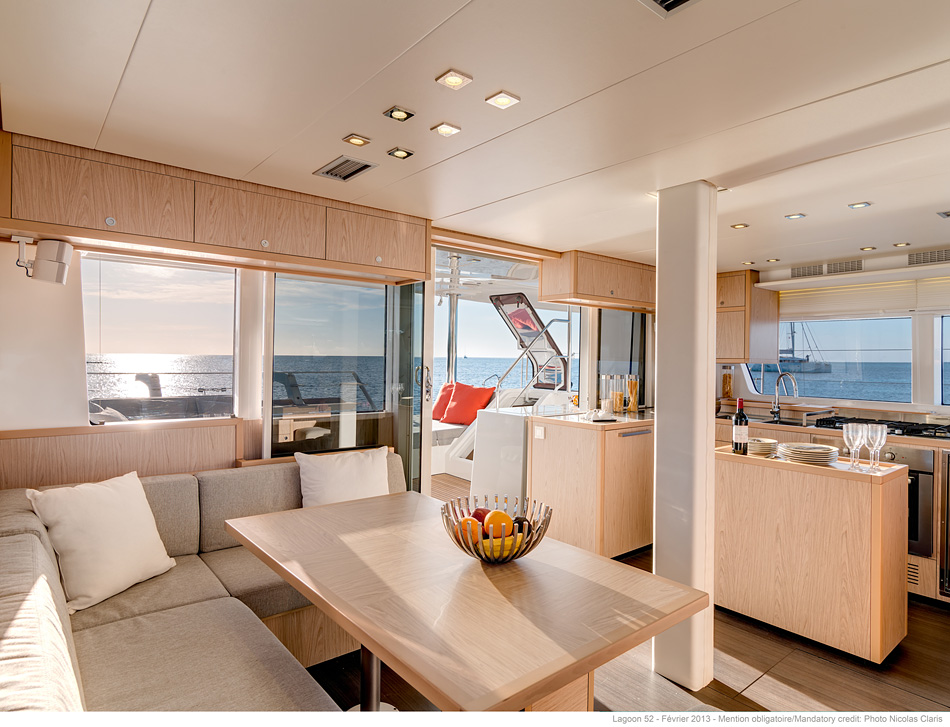 Catamaran KEPI -  Salon.jpg
