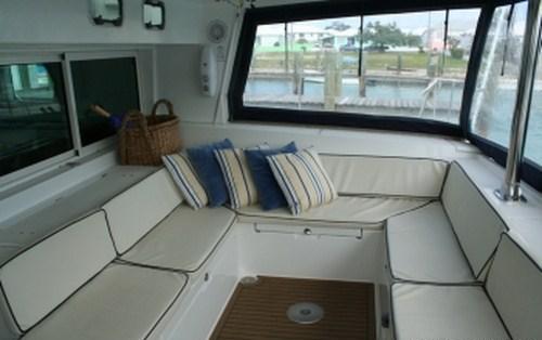 Catamaran KIWI PRYDE -  Cockpit Ensclosed.jpg