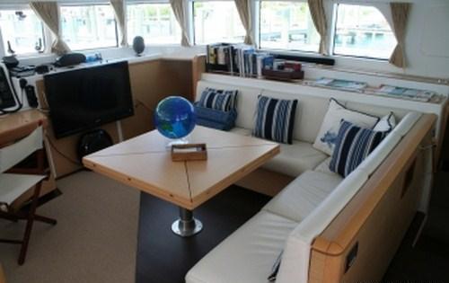 Catamaran KIWI PRYDE -  Salon.jpg
