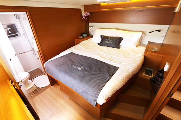 Catamaran LOTUS - Guest Cabin 4.jpg