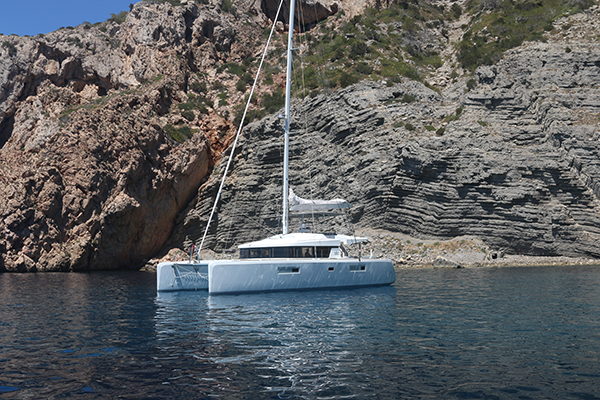Catamaran LOTUS - In Charter.jpg