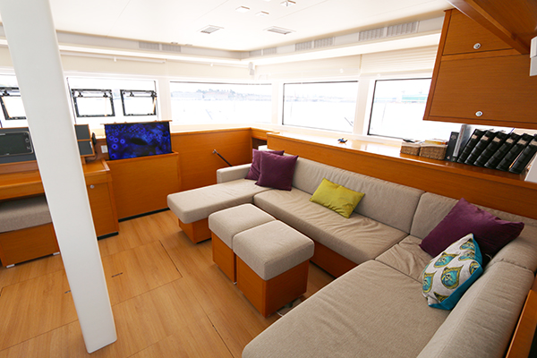 Catamaran LOTUS - Main Salon.jpg