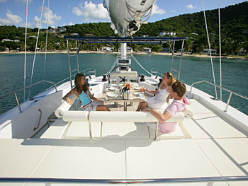 Catamaran Luna - Flybridge.jpg