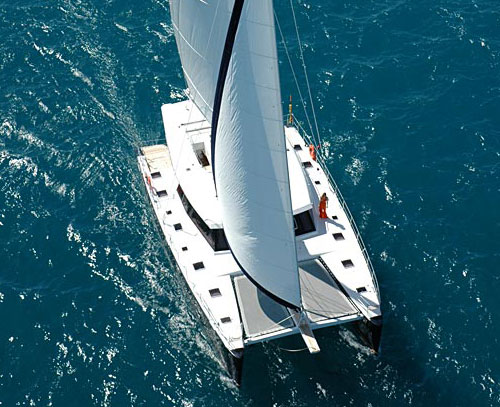 Catamaran Luna - Sailing.jpg