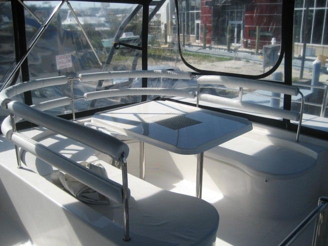 Catamaran MANZY -  Flybridge.jpg