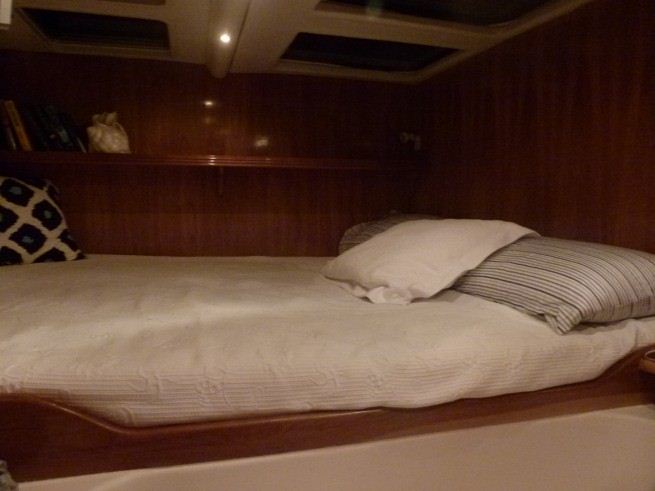 Catamaran MANZY -  Guest Cabin.jpg