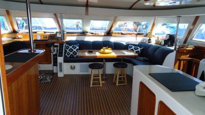Catamaran MANZY -  Salon.jpg