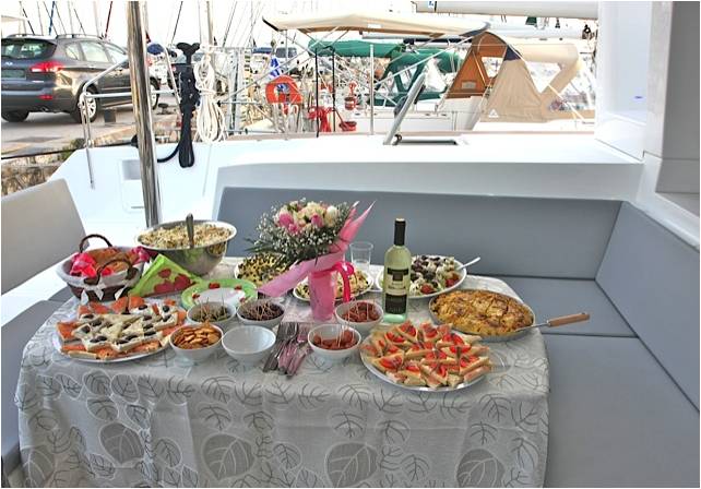 Catamaran OKEANOS - Al Fresco Dining.jpg
