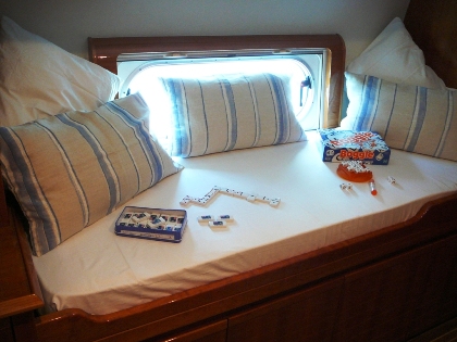 Catamaran SAGAPONACK -  Additional bunk for a child.jpg