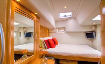 Catamaran SEA LEOPARD -  Guest Cabin.jpg