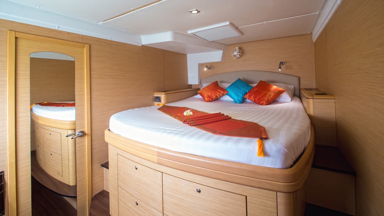 Catamaran SEA SPIRIT -  Guest Cabin.jpg