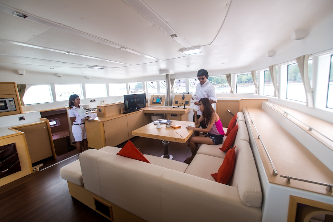 Catamaran SEA SPIRIT -  Main Salon 2.jpg