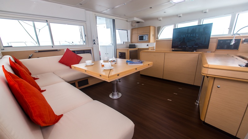 Catamaran SEA SPIRIT -  Main Salon.jpg