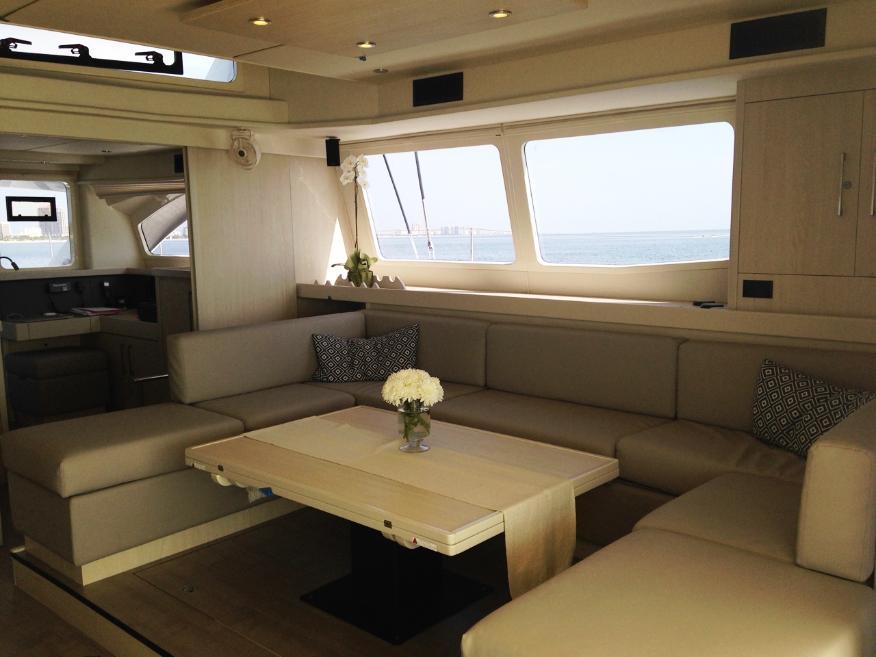 Catamaran SOMETHING WONDERFUL - Dining.jpg