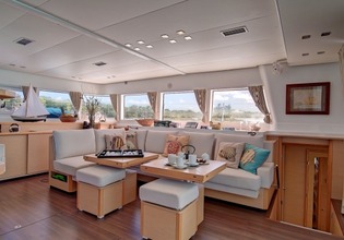 Catamaran VACOA - Salon.jpg