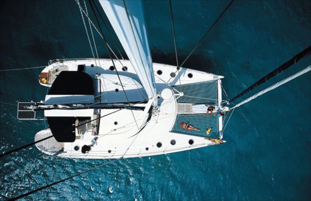 Catamaran WHALE - 004.jpg