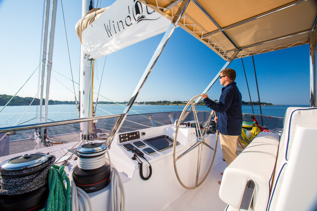 Catamaran WINDQUEST - Helm.jpg
