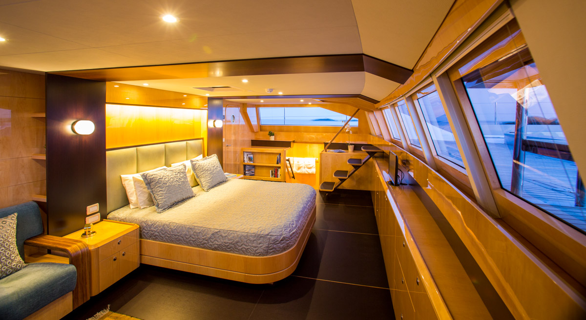 Catamaran WINDQUEST - Master Cabin.jpg