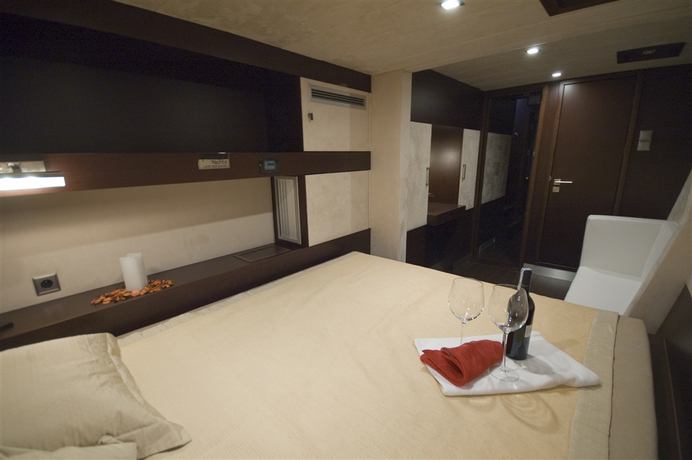 CatamaranTURETE -  Guest Cabin 4.jpg