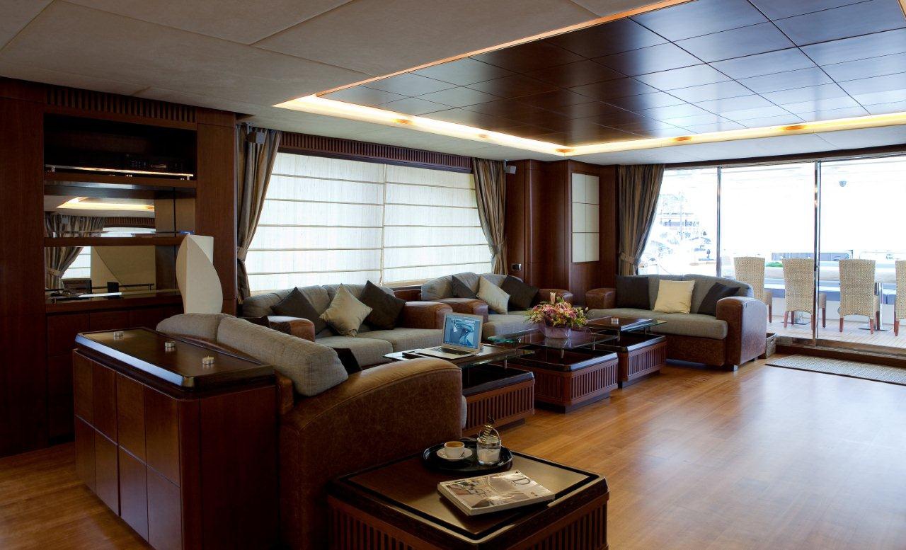 Charter yacht ITACA CLUB -   Main Salon 2.jpg