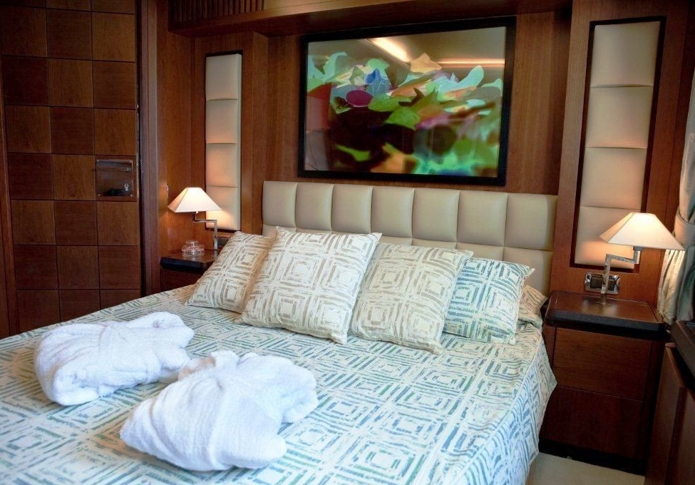Charter yacht ITACA CLUB -  Guest Cabin.jpg