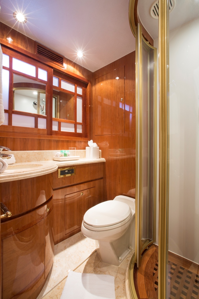 Charter yacht RESTLESS - Guest Ensuite 2.jpg