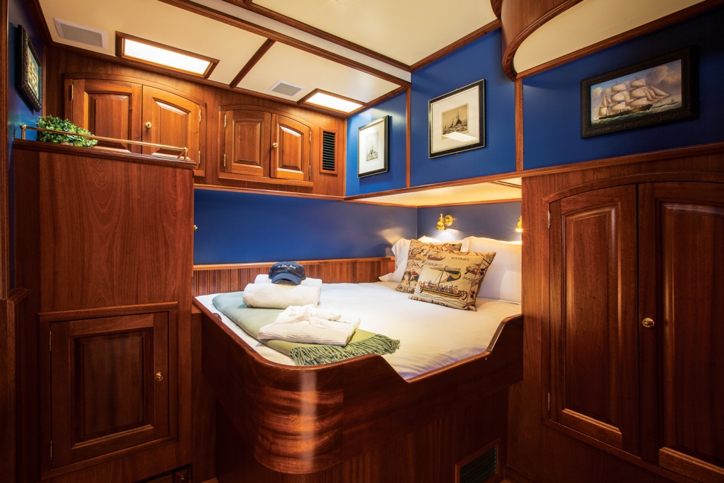 Classic SY SILVER SPRAY - Double cabin 3.jpg