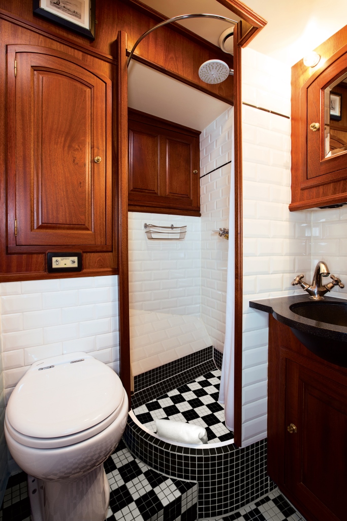 Classic SY SILVER SPRAY - Ensuite.jpg