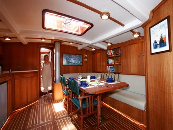 Classic Yacht ANITTA -  Salon.jpg