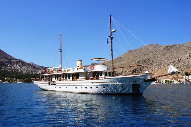 Classic Yacht El Bandido -  Main.jpg
