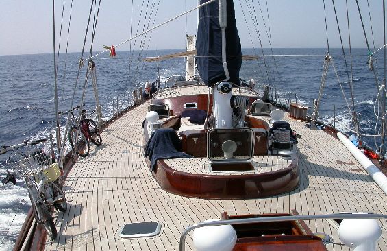 Classic Yacht Lady Sail -  Deck.jpg