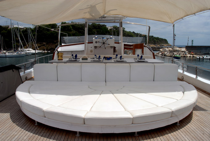 Classic Yacht NAFISA -  Sundeck Sunpads.jpg