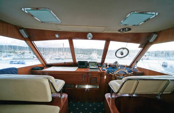 Classic Yacht SURUBIM -  Helm.jpg