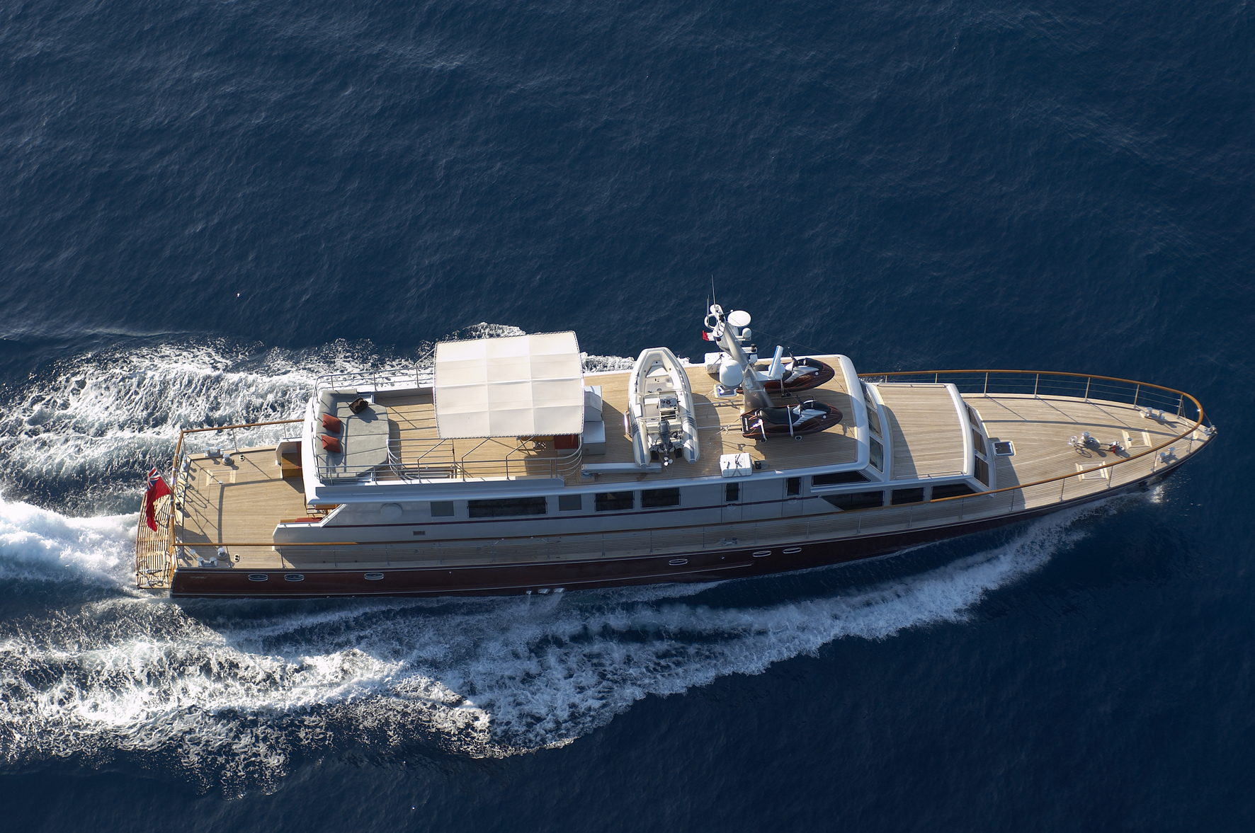 Classic Yacht TEMPEST WS - From Above.jpg