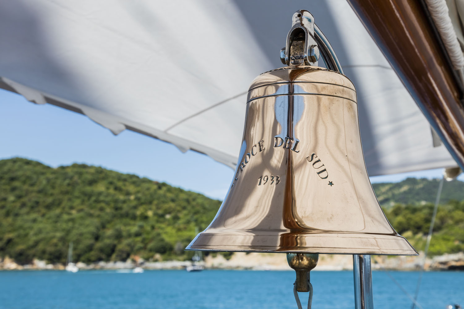 Classic sail yacht CROCE DEL SUD - Bell.jpg