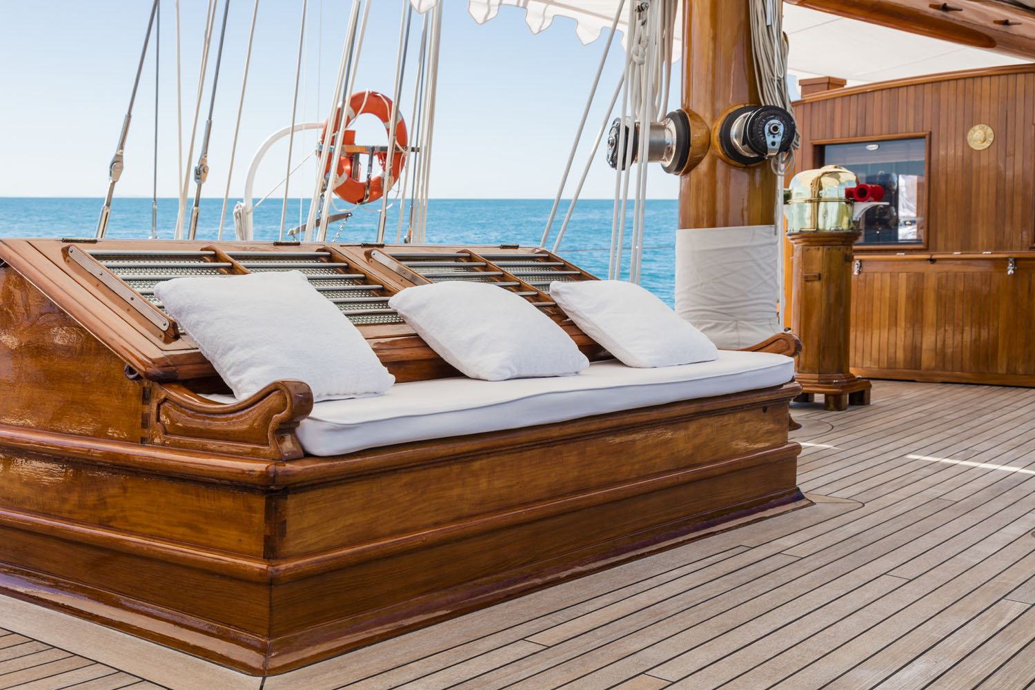Classic sail yacht CROCE DEL SUD - Exterior Deck.jpg