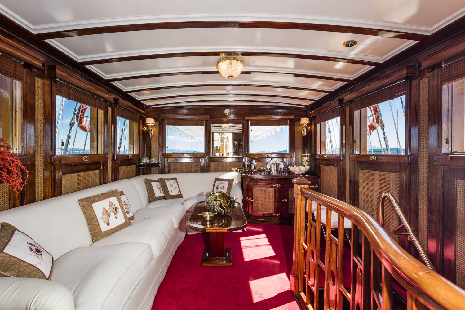 Classic sail yacht CROCE DEL SUD - Main salon.jpg