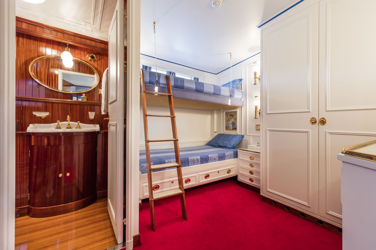 Classic sail yacht CROCE DEL SUD - Twin Cabin.jpg