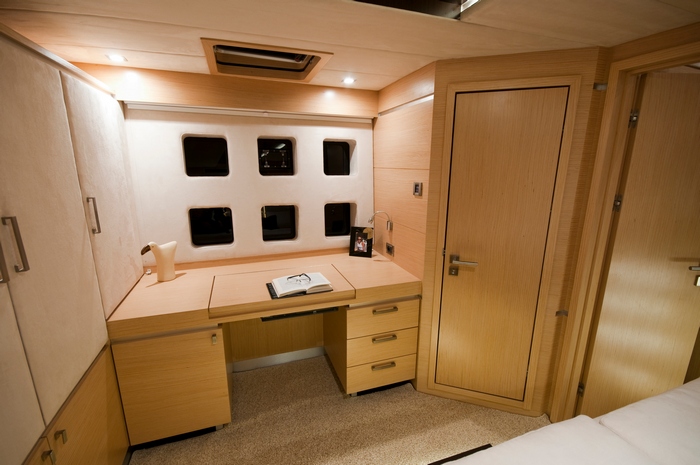 DAMRAK Cabin Desk.jpg