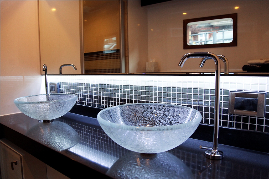 DAMRAK II - Master bathroom.jpg
