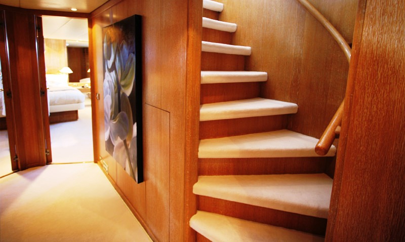 DANGLETERRE II  Hall Stairs.jpeg
