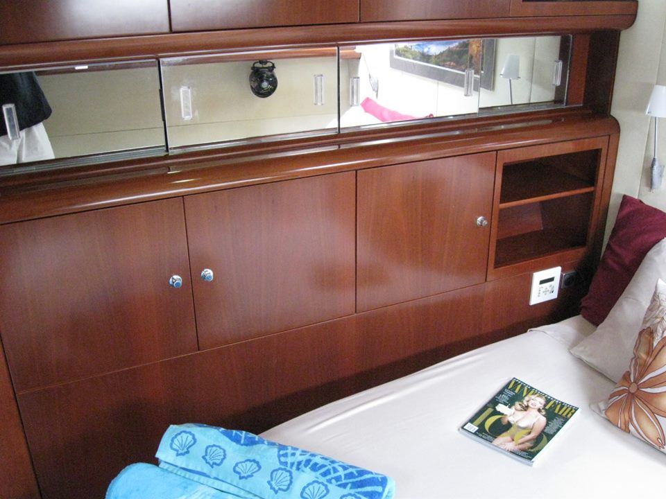 DELPHINE -  Cabin.jpg