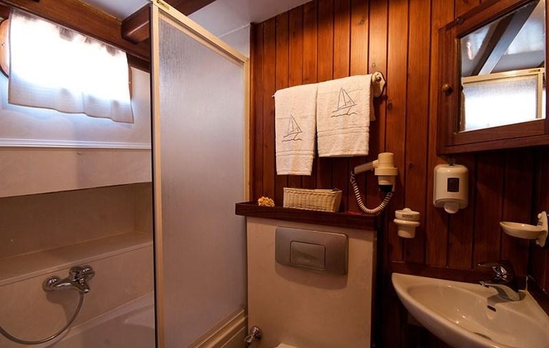 DERIYA DENIZ - Ensuite.jpg