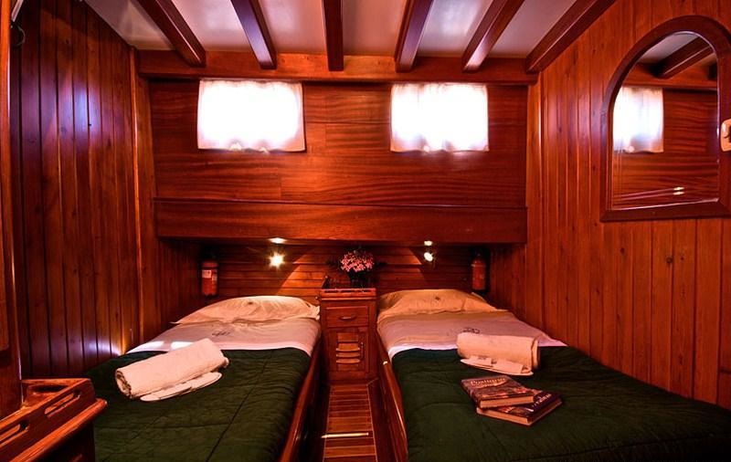 DERIYA DENIZ - Guest twin cabin.jpg